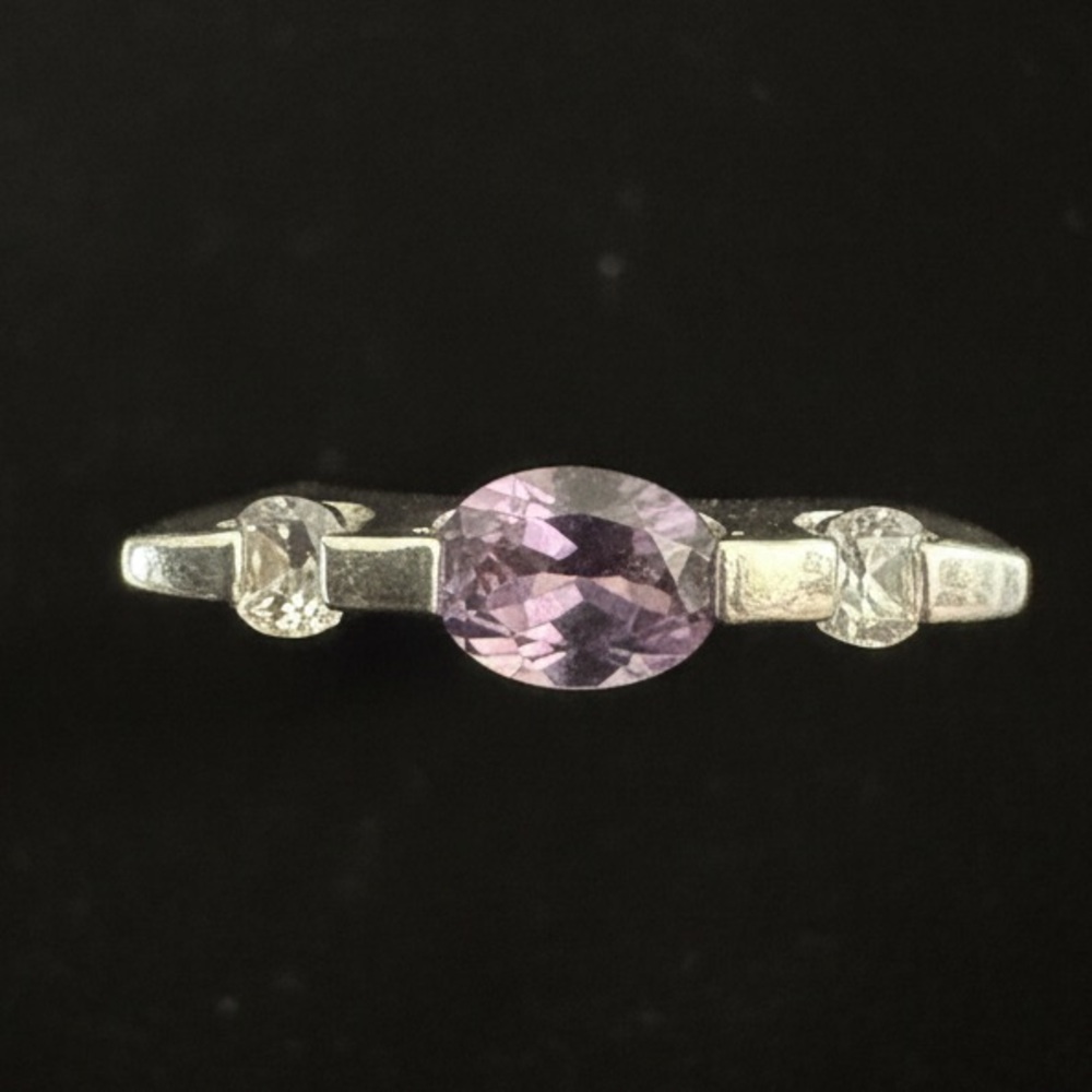 Elegant‎ Sterling Silver and Purple Amethyst Gemstone Ring - Picture 2 of 8